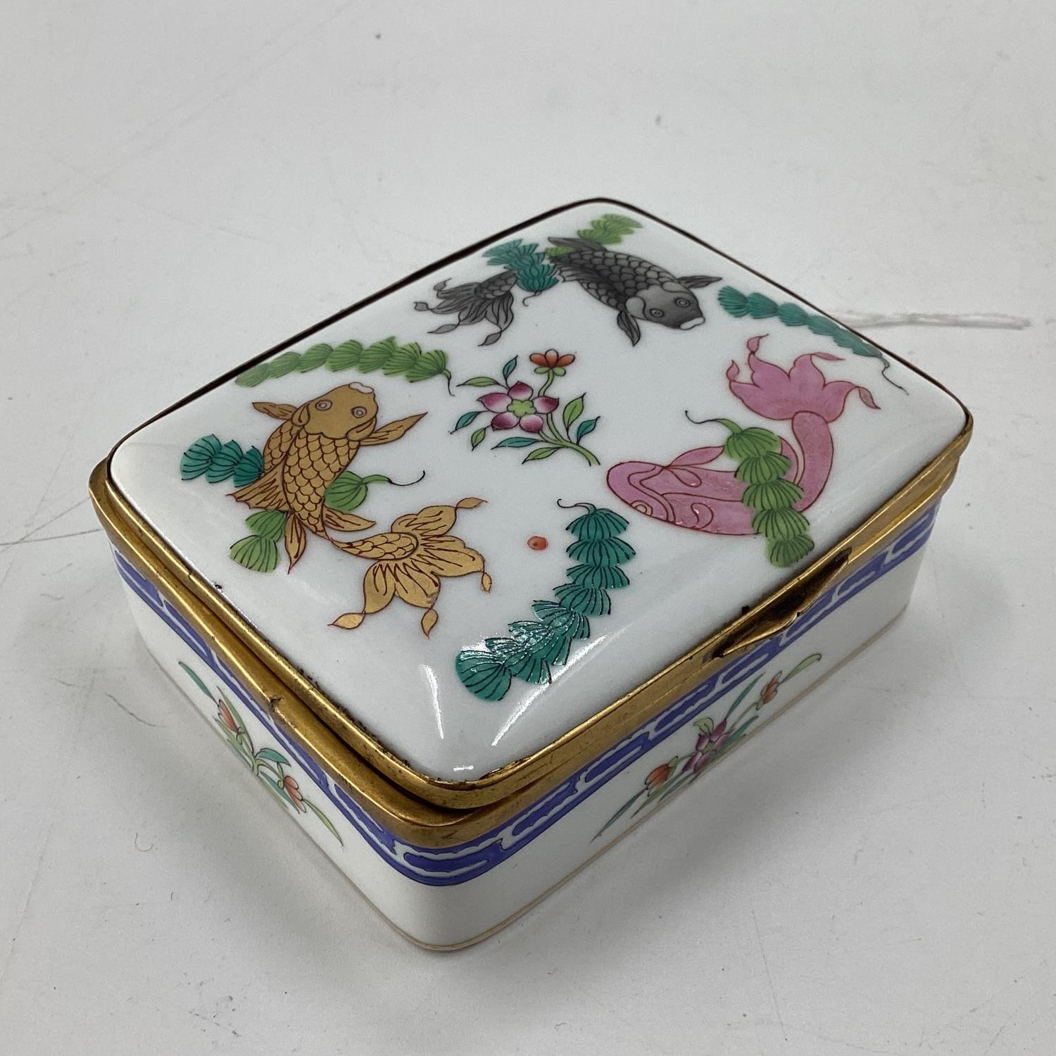 A Herend Bonbonniere trinket box, with brass hinged lid, decorated foliage and fish; and a pair of - Image 2 of 18