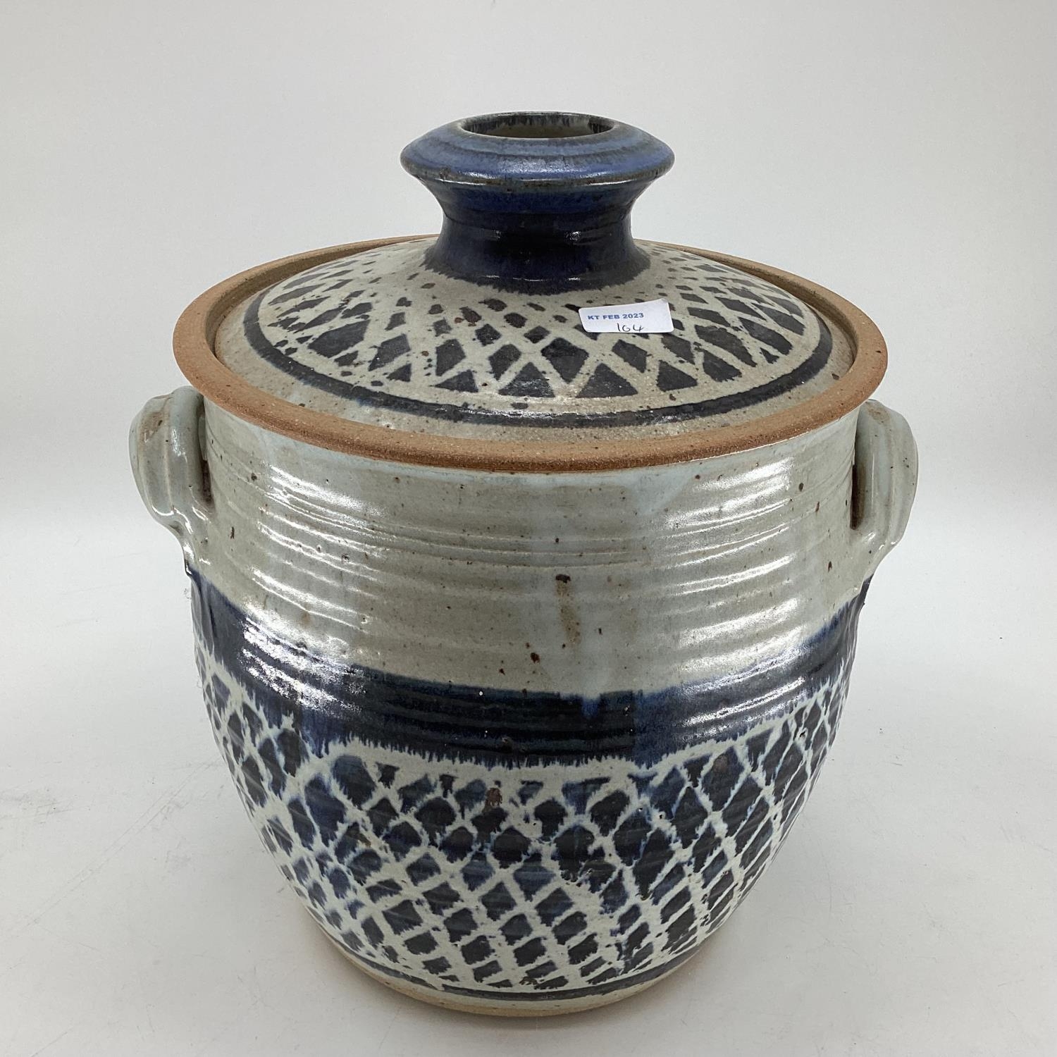 Collection of Studio Pottery kitchen ware, to include a large lidded bread crock and salt glazed jug - Image 14 of 16