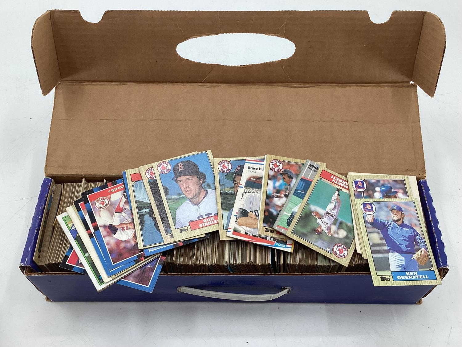 Large collection of C20th American Baseball cards, and a boxed dug out collectors card storage box - Image 5 of 6