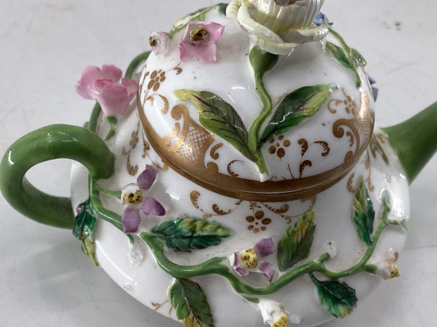 Collection of C19th & C20th ceramics, a miniature Meissen style tea pot, a pair of Rockingham - Image 12 of 17