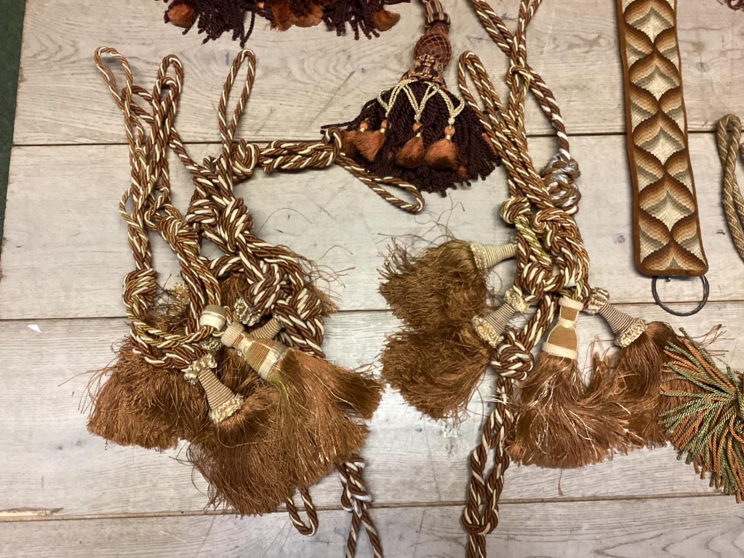 A quantity of rope and tassle curtain tie backs and five Victorian gilt metal mounted tapestry - Image 3 of 13