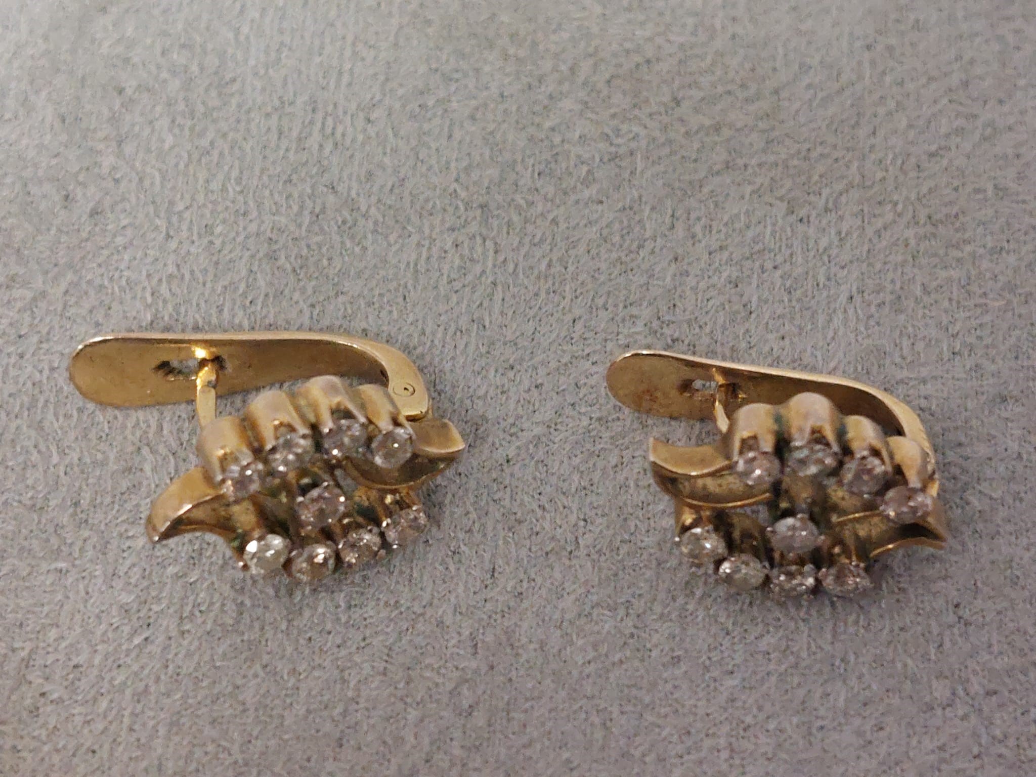 A Christian Dior brooch and earings set, and other earings - Image 6 of 8