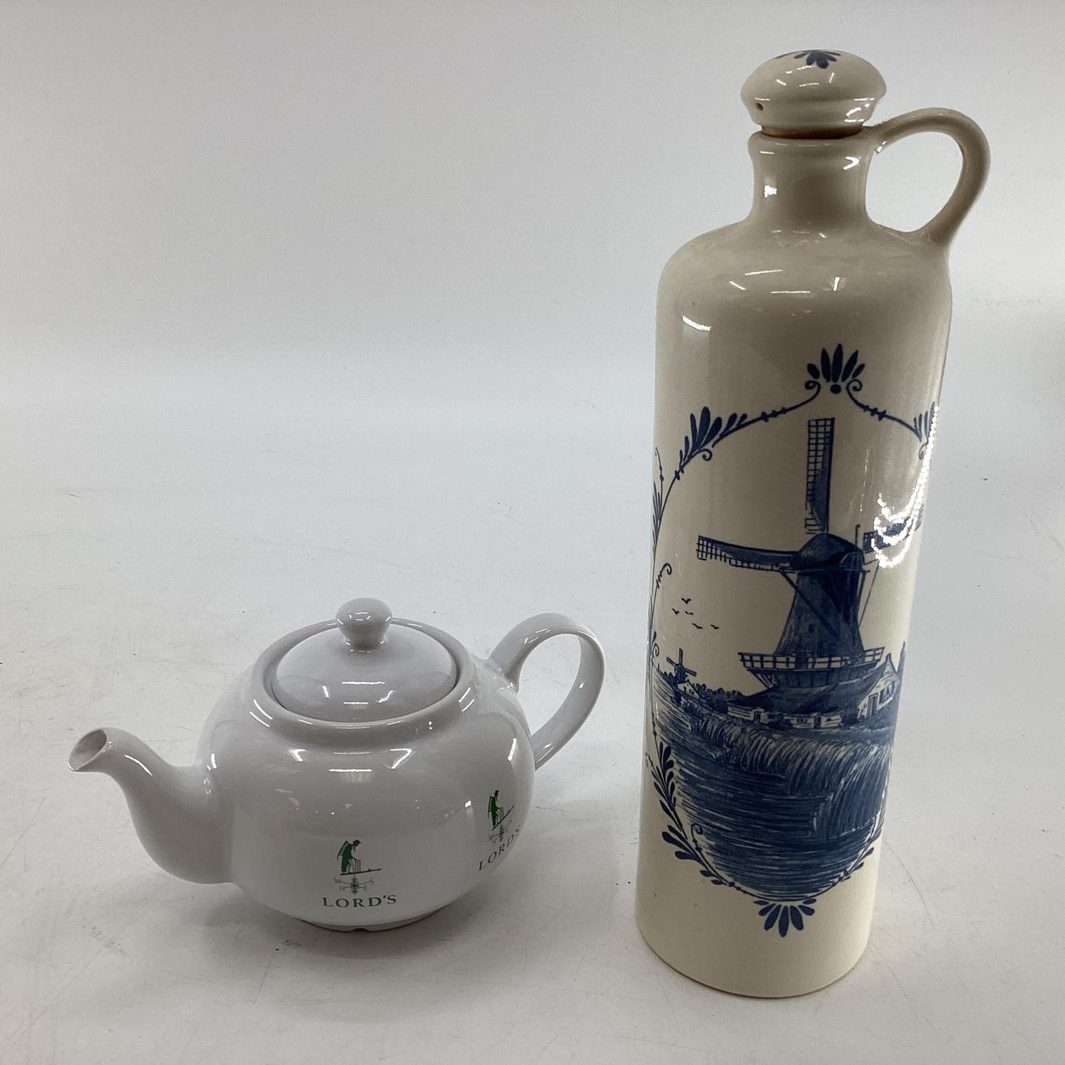 A collection of C20th British and European ceramics, items to include Royal Worcester, Torquay ware, - Image 14 of 32