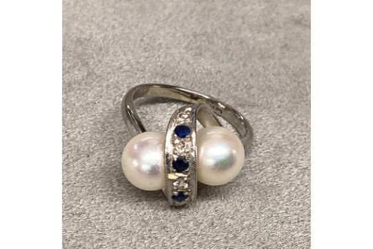 MIKIMOTO, A 14ct white gold double pearl cross over ring set with single line of alternating - Image 5 of 5