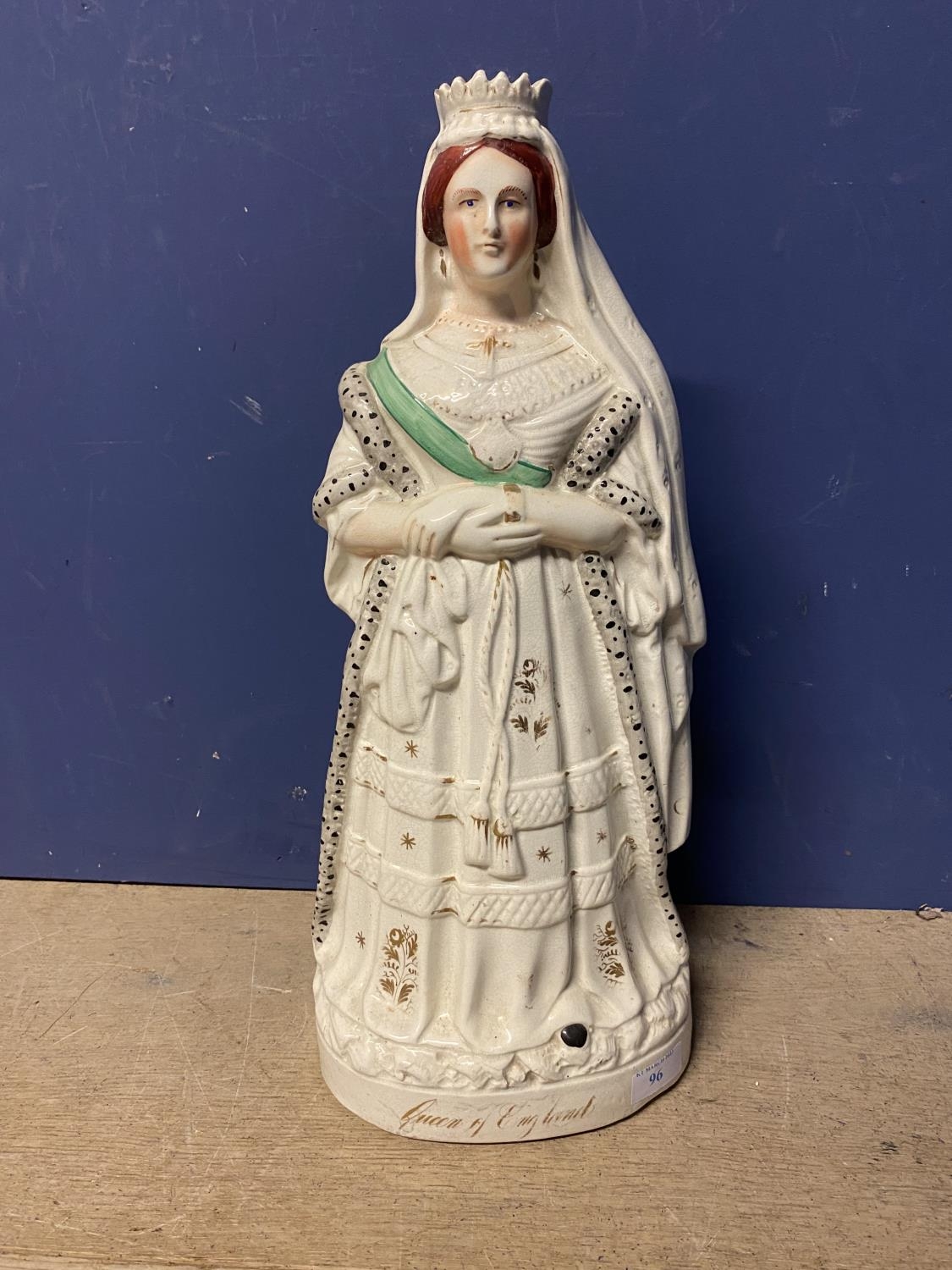 Ceramic figurine of Queen Elizabeth, some wear to gilding etc