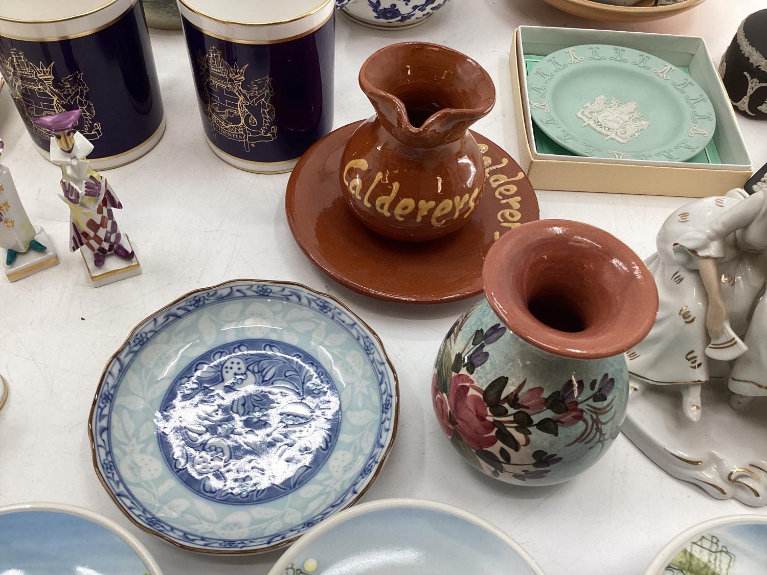 A collection of C20th British and European ceramics, items to include Royal Worcester, Torquay ware, - Image 5 of 32