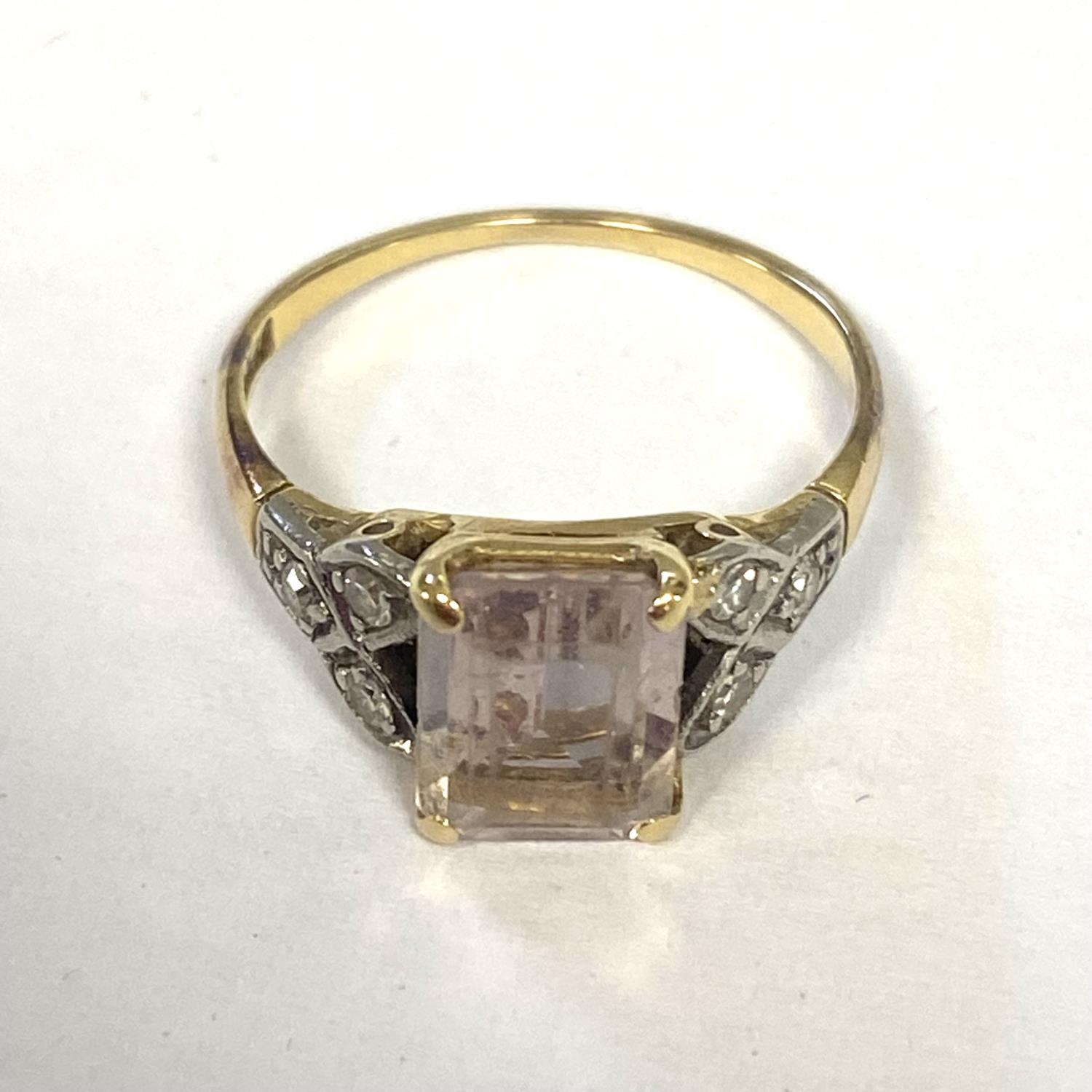 An 18ct gold, rose quartz set ring, with diamond set shoulders, size I - Image 2 of 6