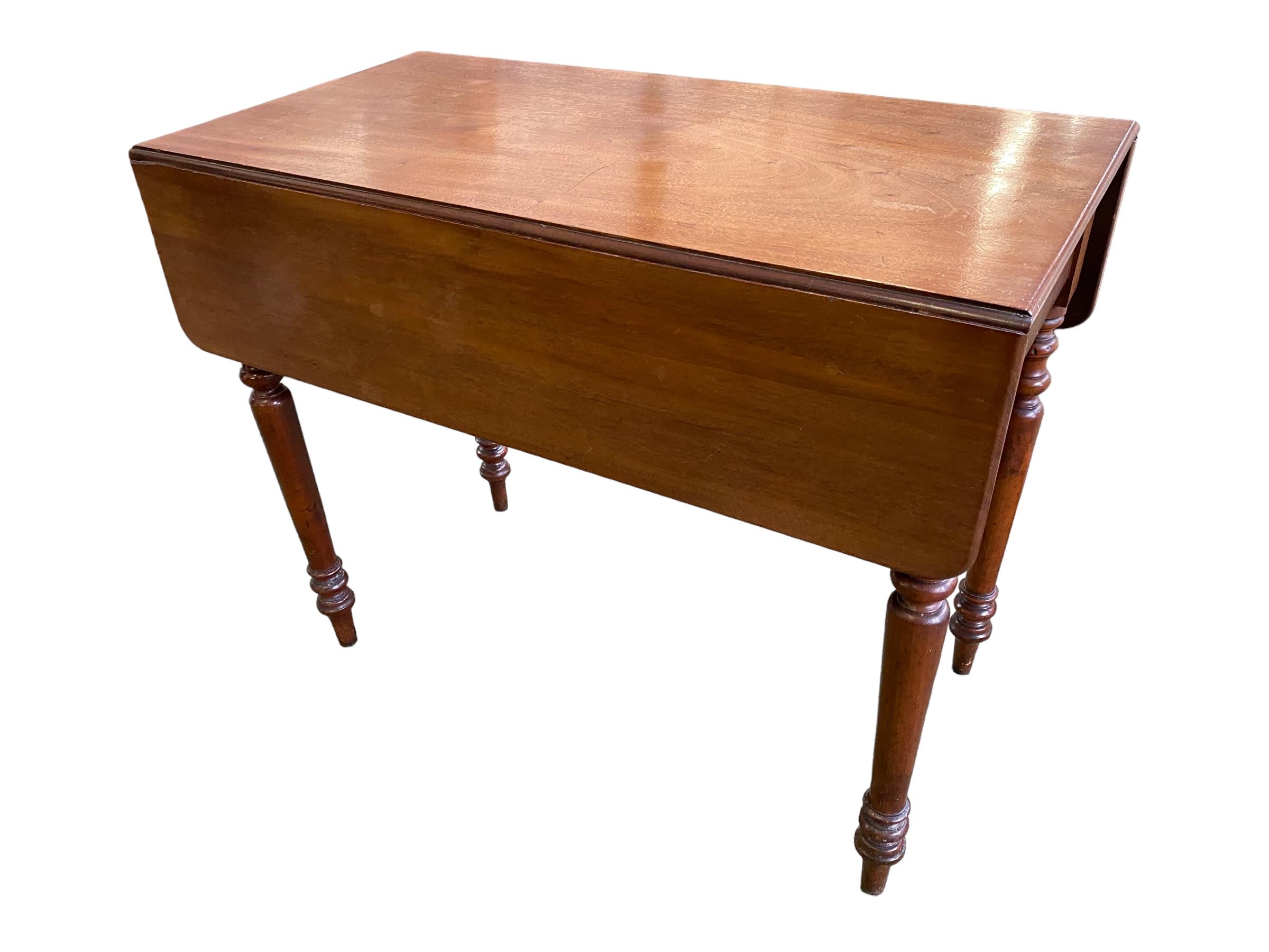 A collection of furniture to include a nest of 3 tables, flip top table, a Pembroke drop leaf table, - Image 2 of 3