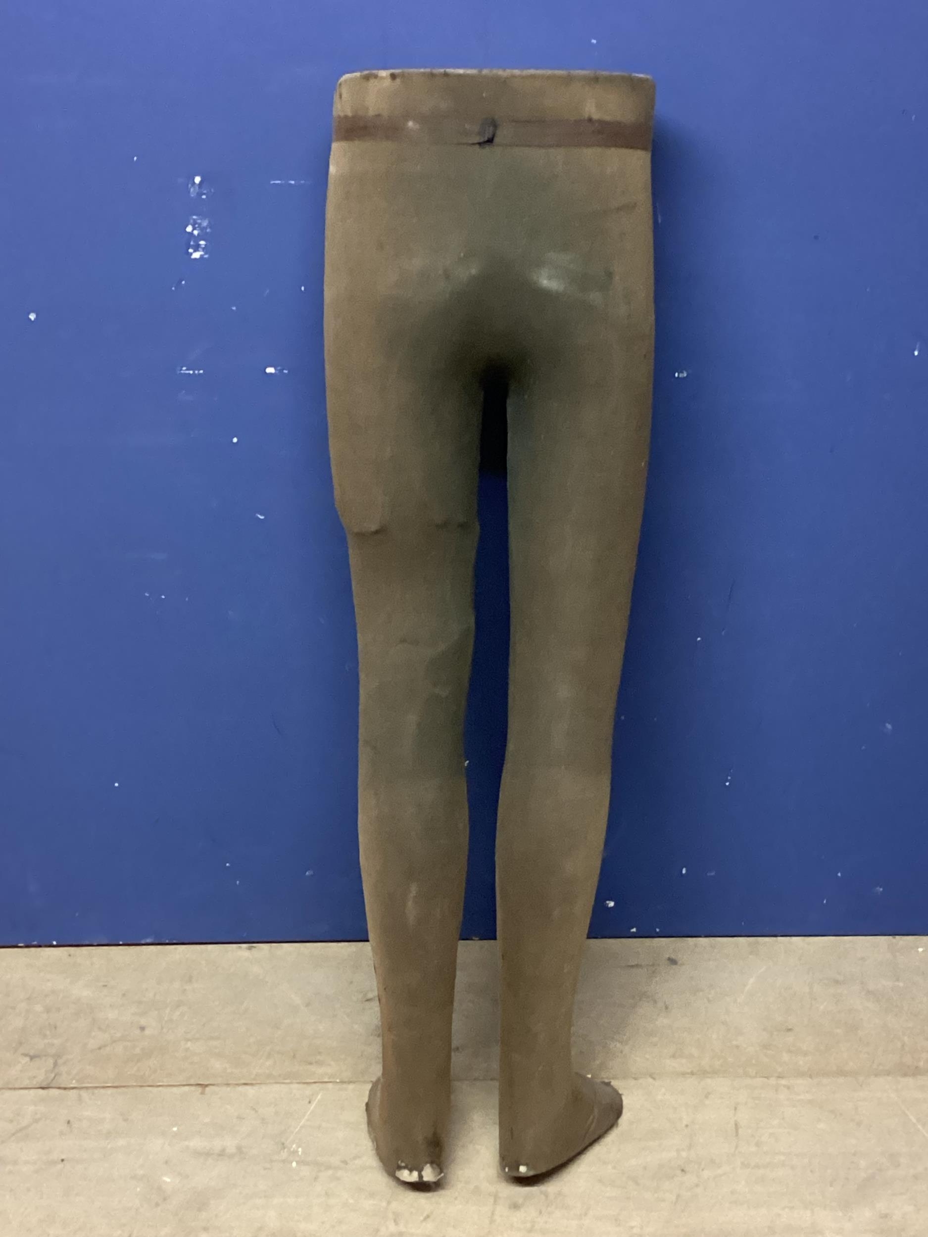 A vintage mannequin base, as found, legs only, ca 11 cm h - Image 4 of 6