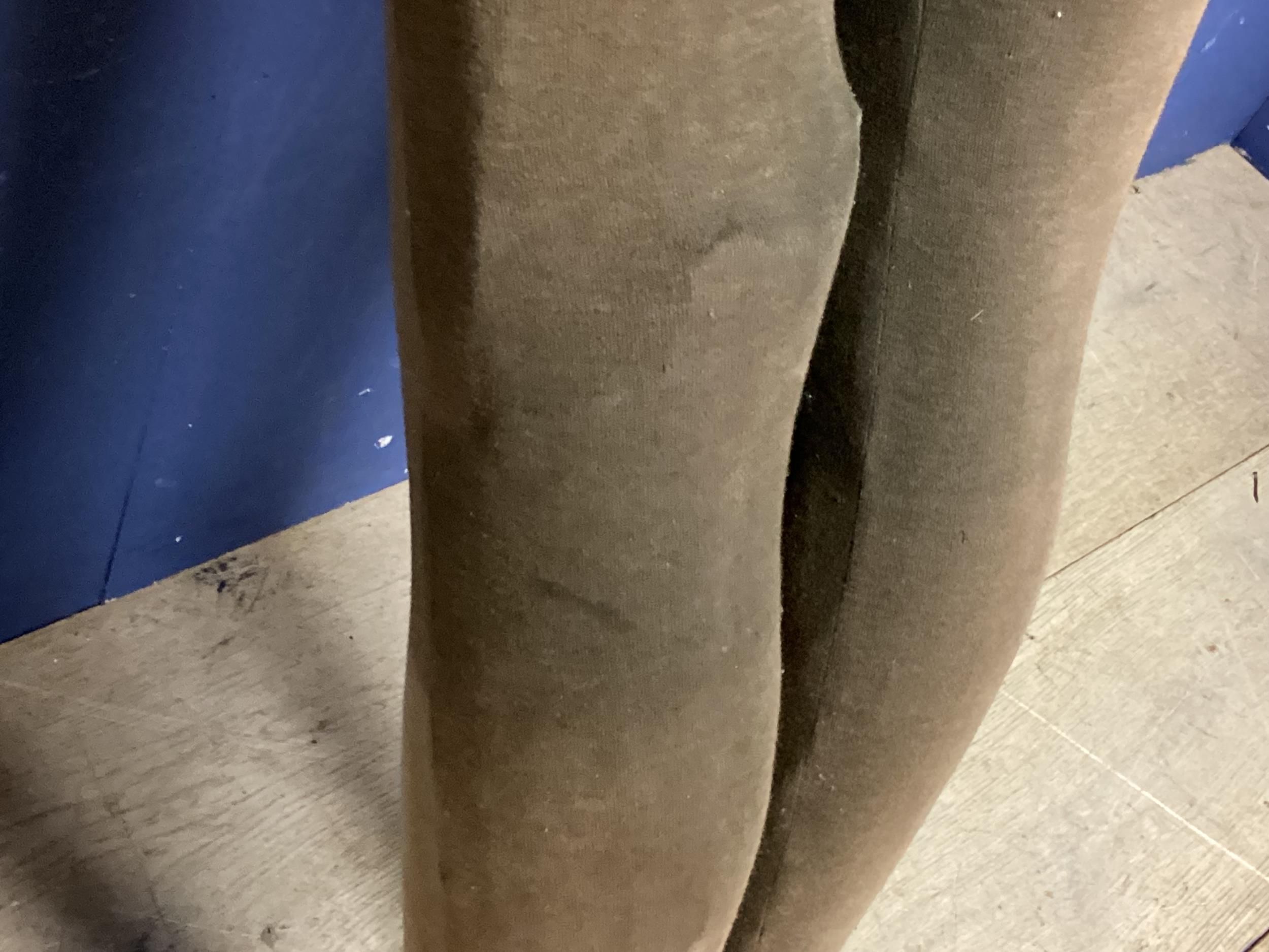 A vintage mannequin base, as found, legs only, ca 11 cm h - Image 5 of 6