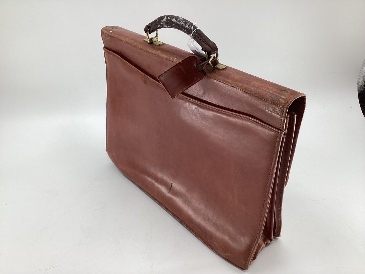 A vintage tan leather attache or brief case, 43 x 37cm - Image 2 of 3