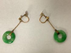 A pair of 9ct gold and jade hoop earrings with screw back fittings, 2.72g