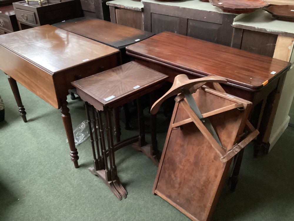 A collection of furniture to include a nest of 3 tables, flip top table, a Pembroke drop leaf table,