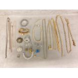 A Collection of 9ct, yellow and white metal jewellery to include a cameo mounted buckle bracelet