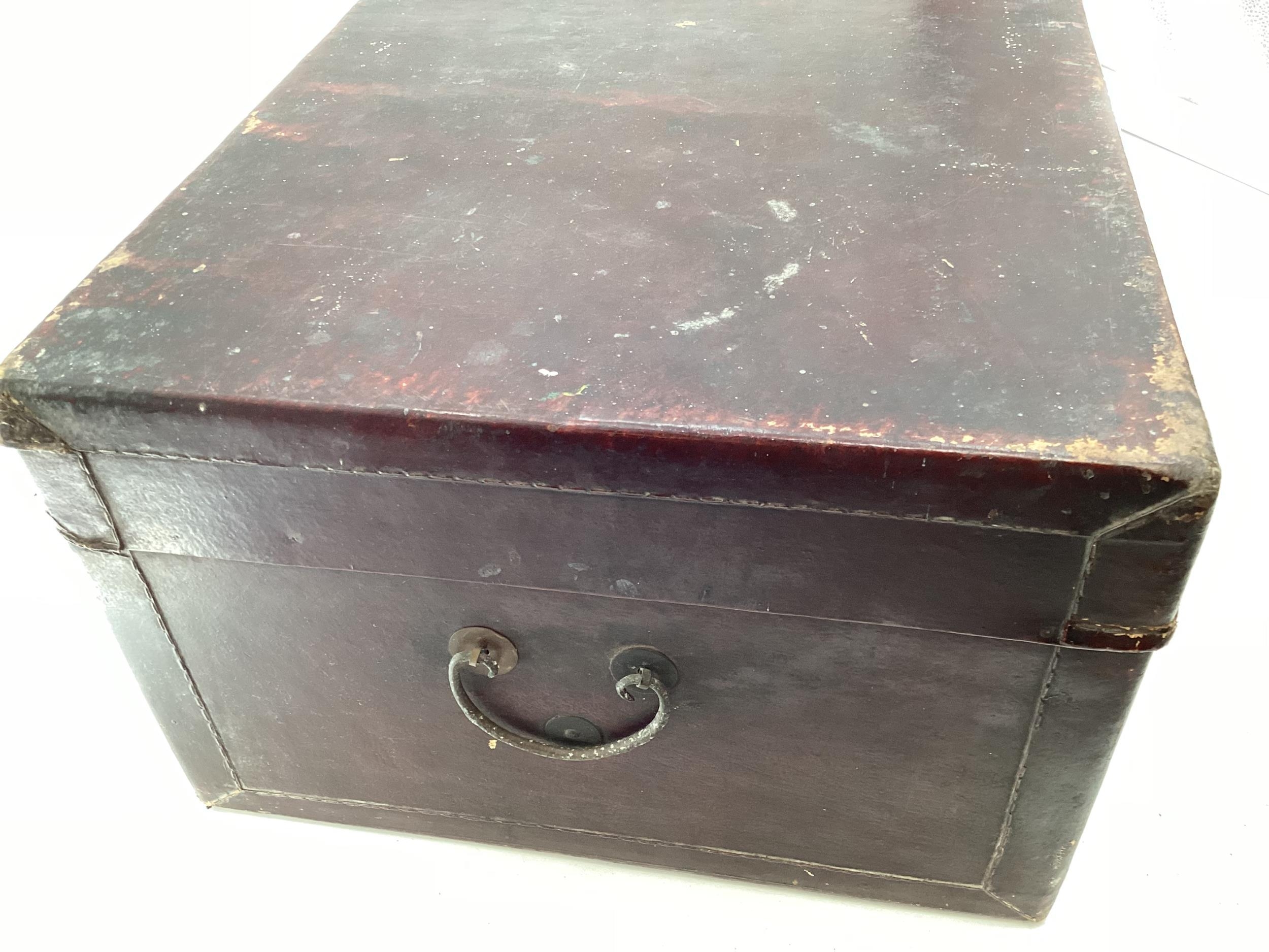 A near pair of Chinese C19th style lacquer trunks with fabric lined interiors and brass carry - Image 9 of 21