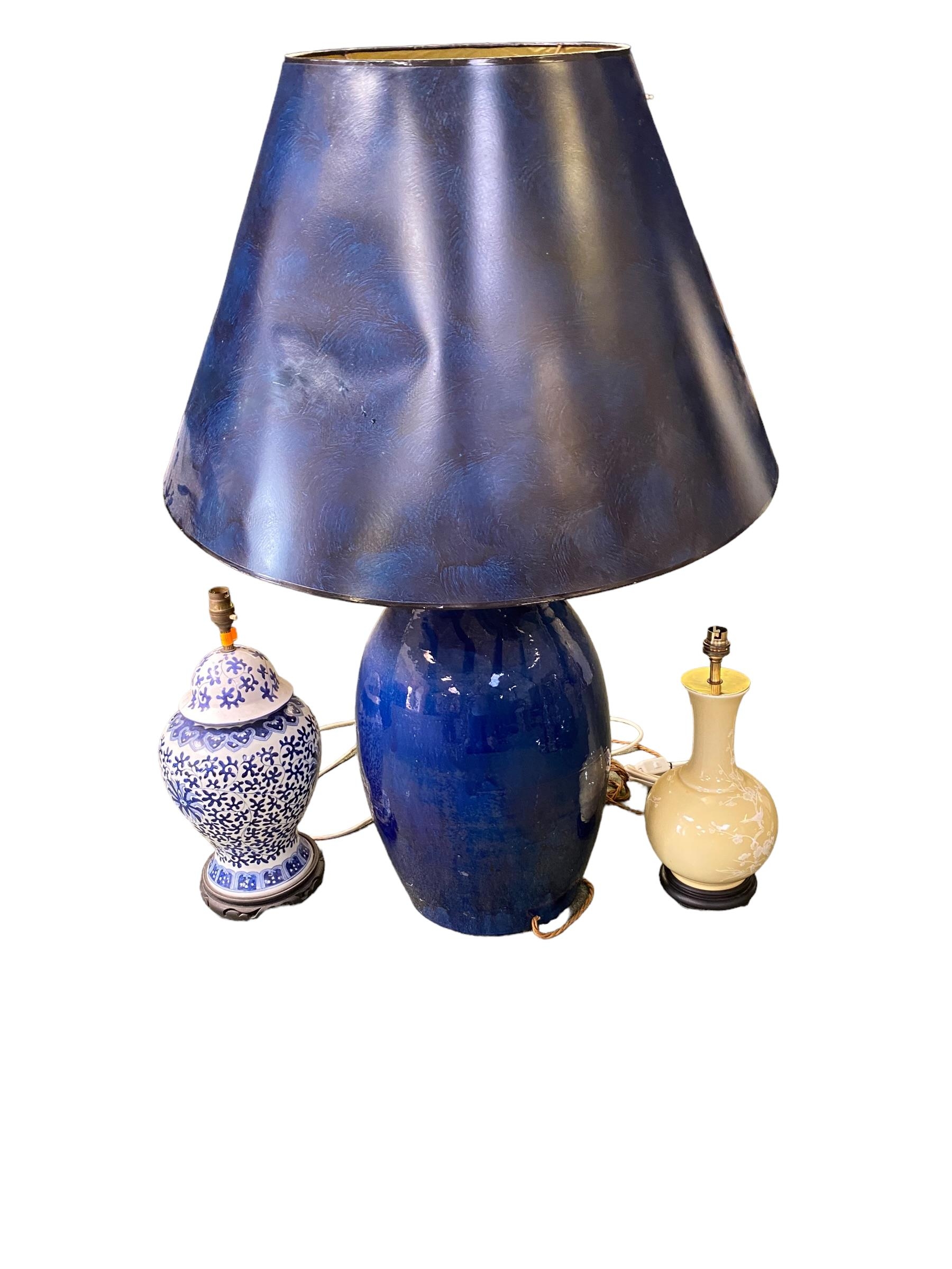 Large blue lamp and shade, and a Chinese style yellow ceramic style lamp and a blue and white - Image 2 of 2