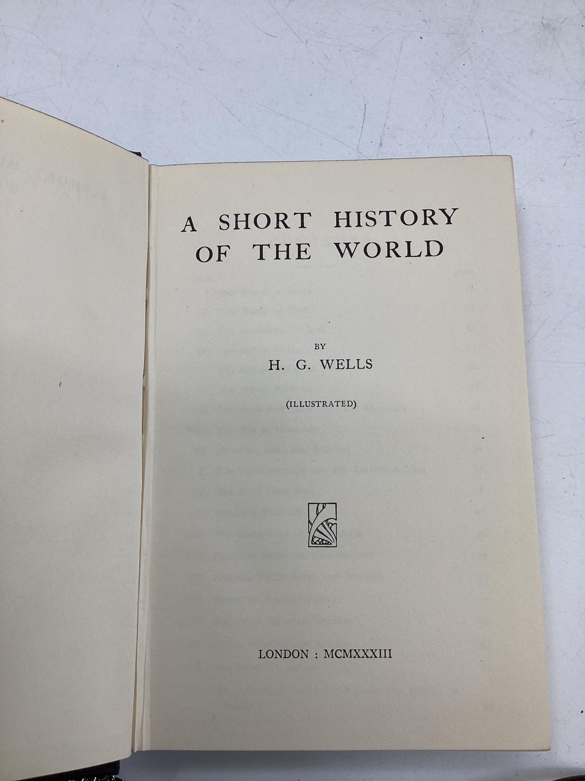 The works of HG Wells in 10 volumes and 4 volumes of Lytton's novels. - Image 5 of 9