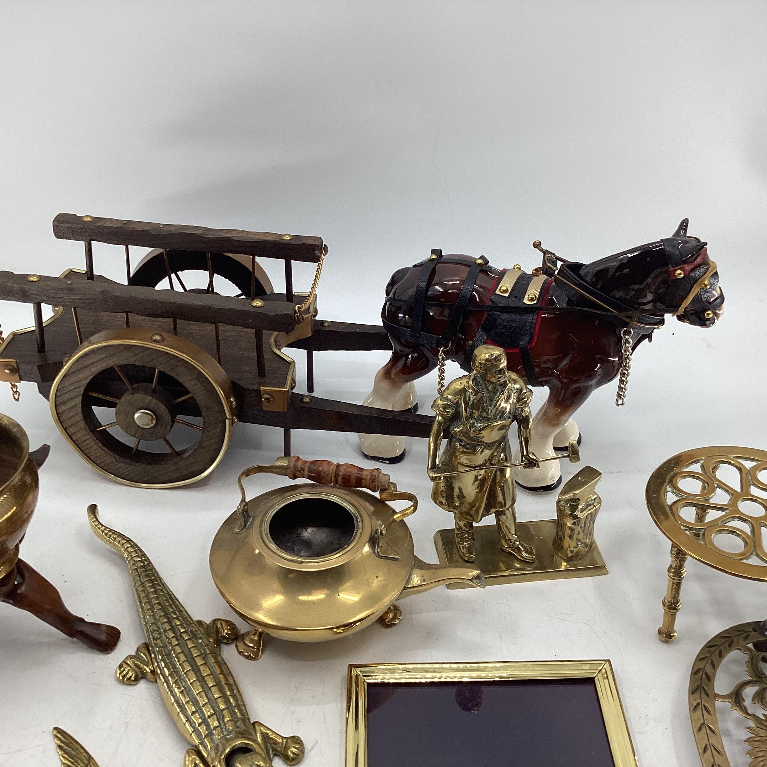 A collection of brass items together with a Beswick style horse and cart. - Image 3 of 4