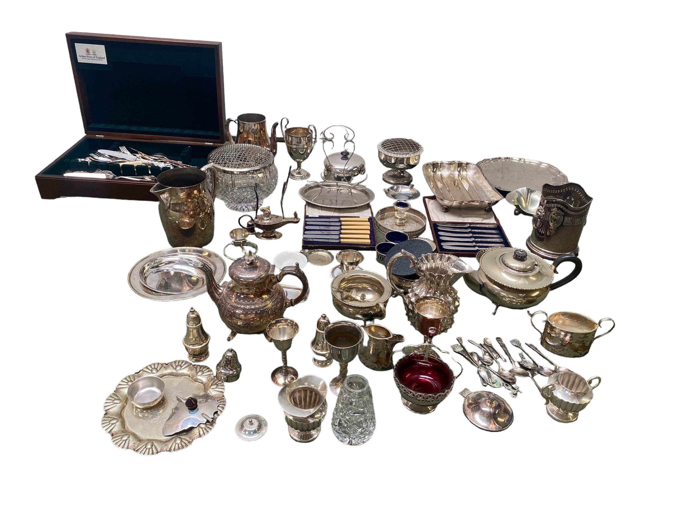 A large collection of silver plated wares. - Image 4 of 5