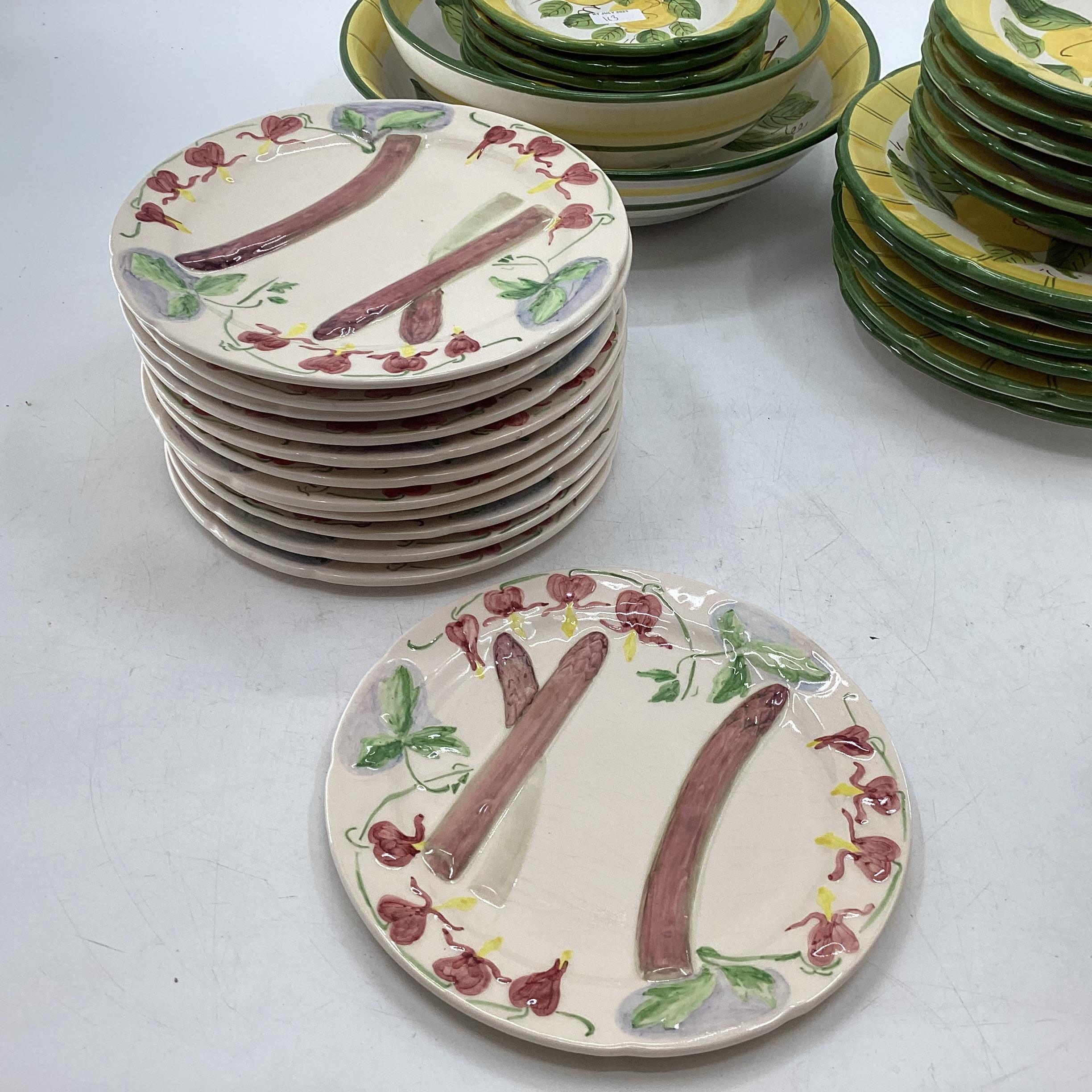 A collection of 20th century ceramics to include an extensive La Tartana Positano part service - Image 13 of 14