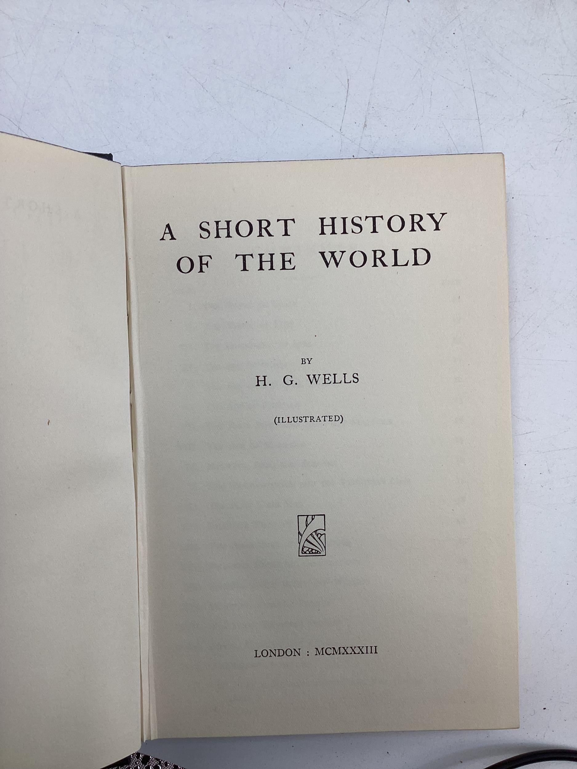 The works of HG Wells in 10 volumes and 4 volumes of Lytton's novels. - Image 6 of 9