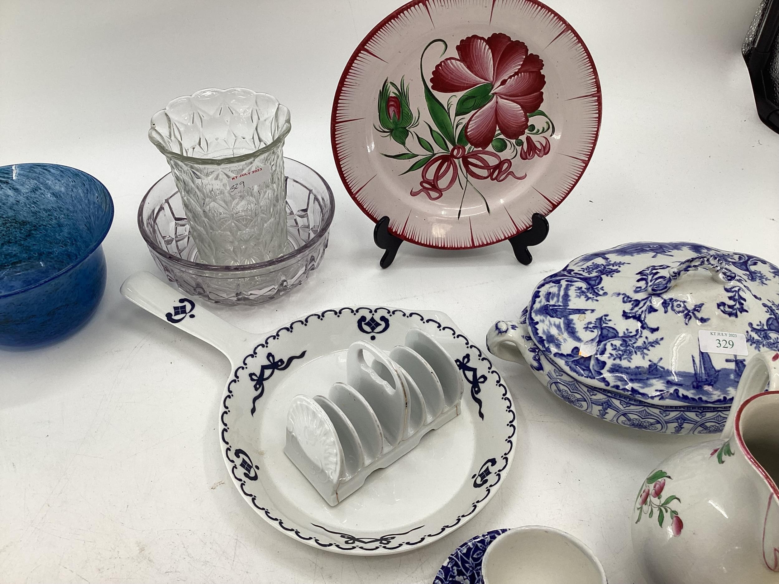 A collection of mixed ceramics - Image 19 of 28