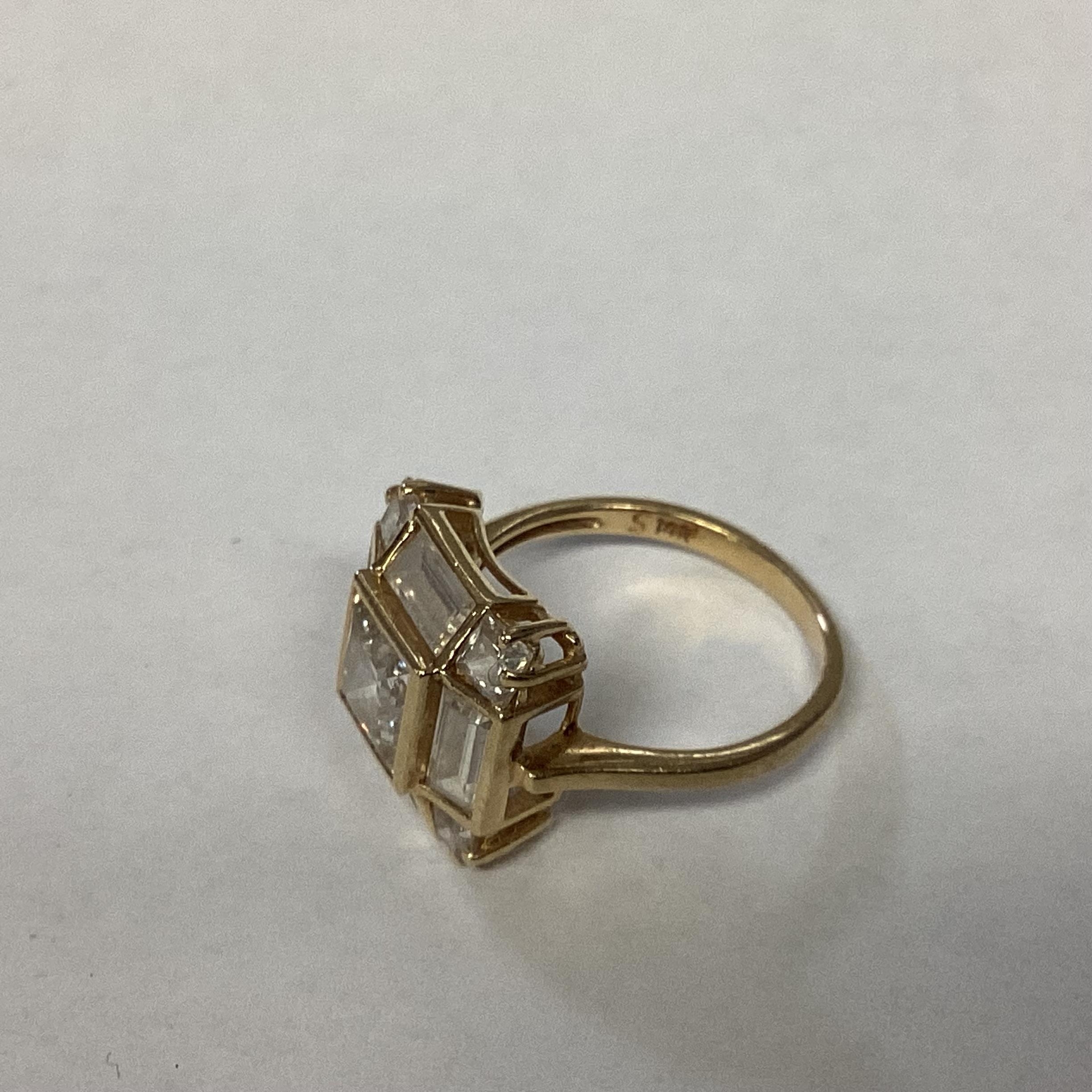 A 14ct gold CZ set dress ring. 4.19, Size L - Image 2 of 3