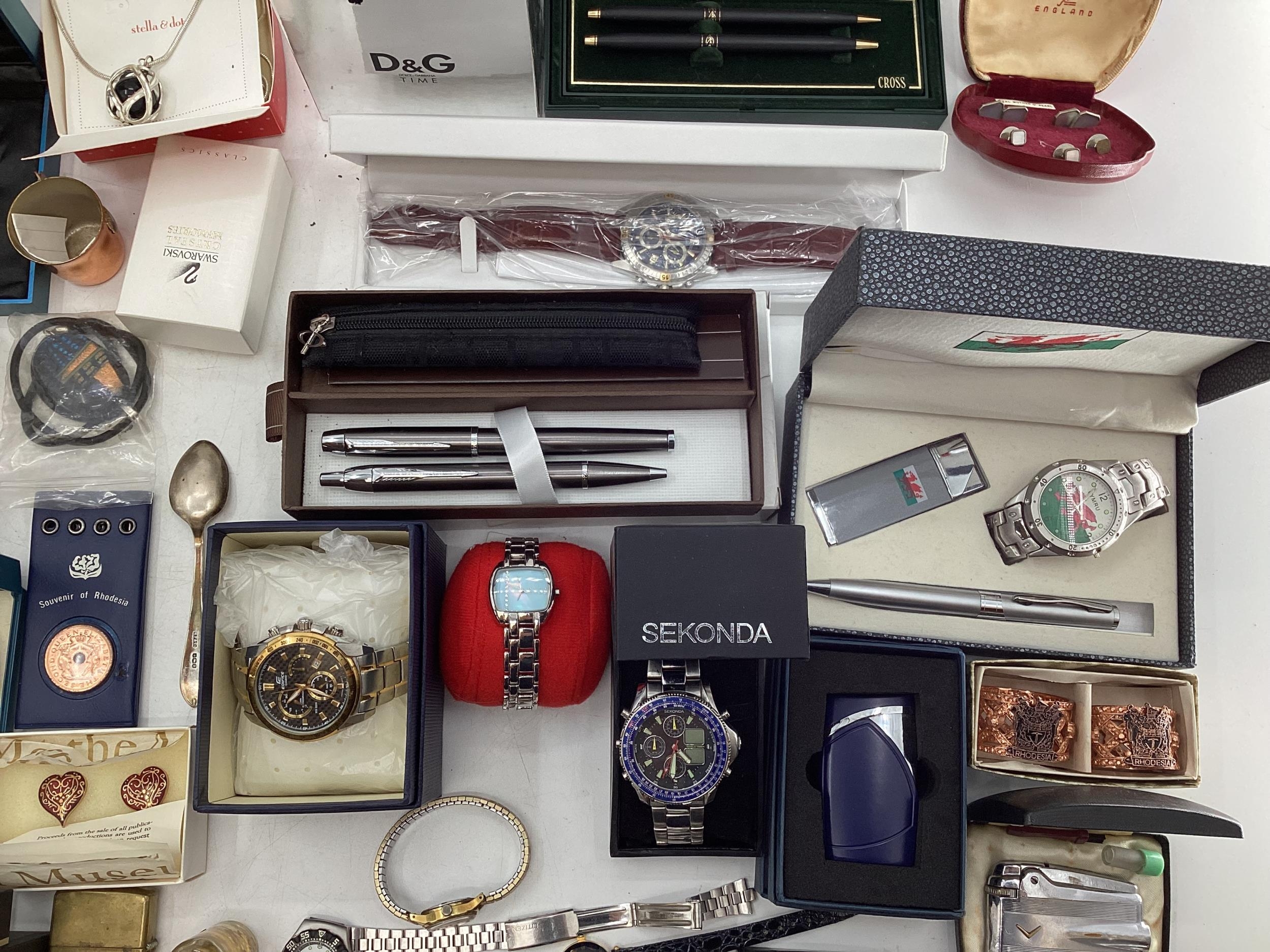 Collection of costume jewellery and fashion and high street Gents and ladies wrist watches, to - Image 6 of 9