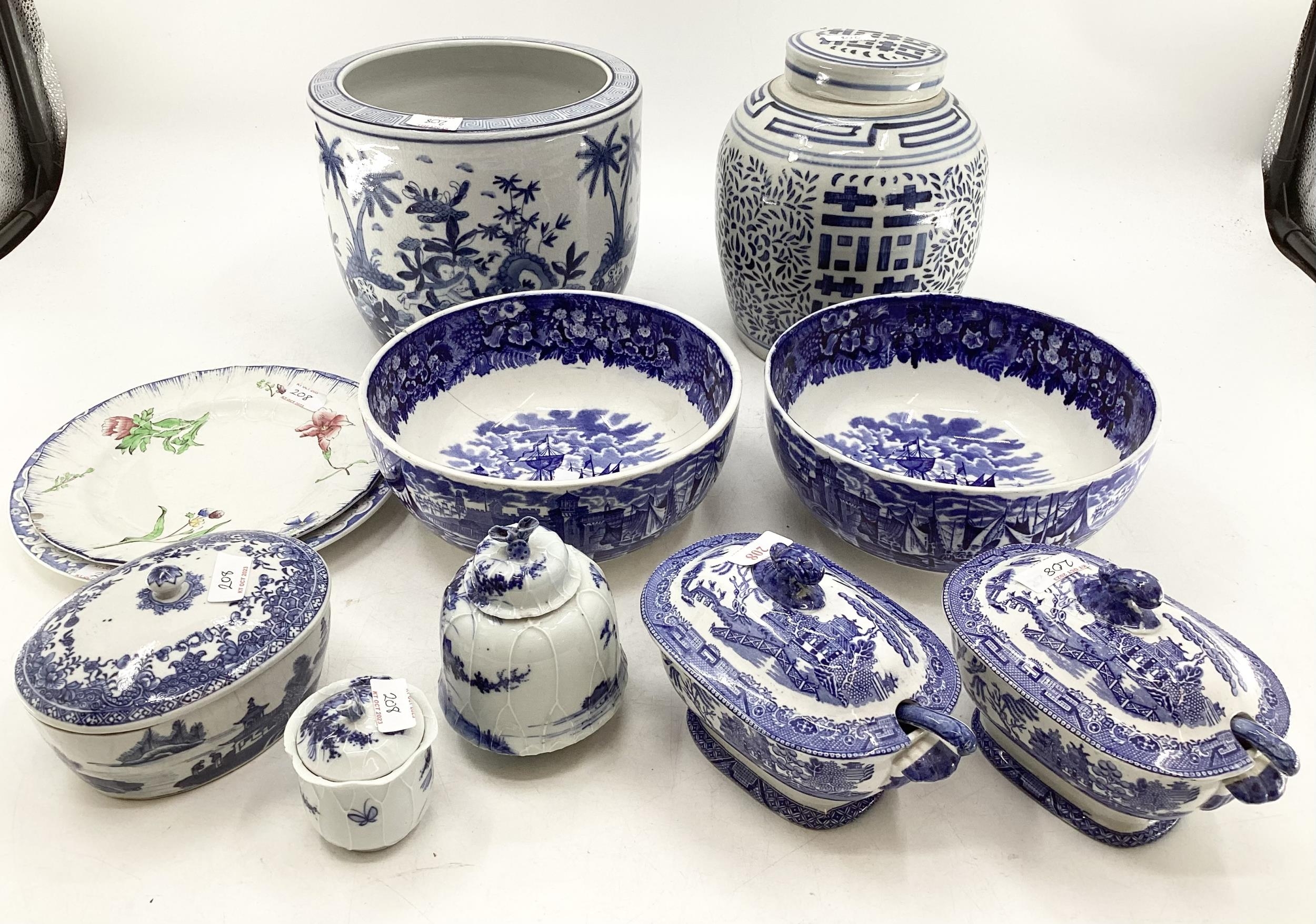 A quantity of blue and white decorative china, some with cracks, to include Wedgwood, Willow