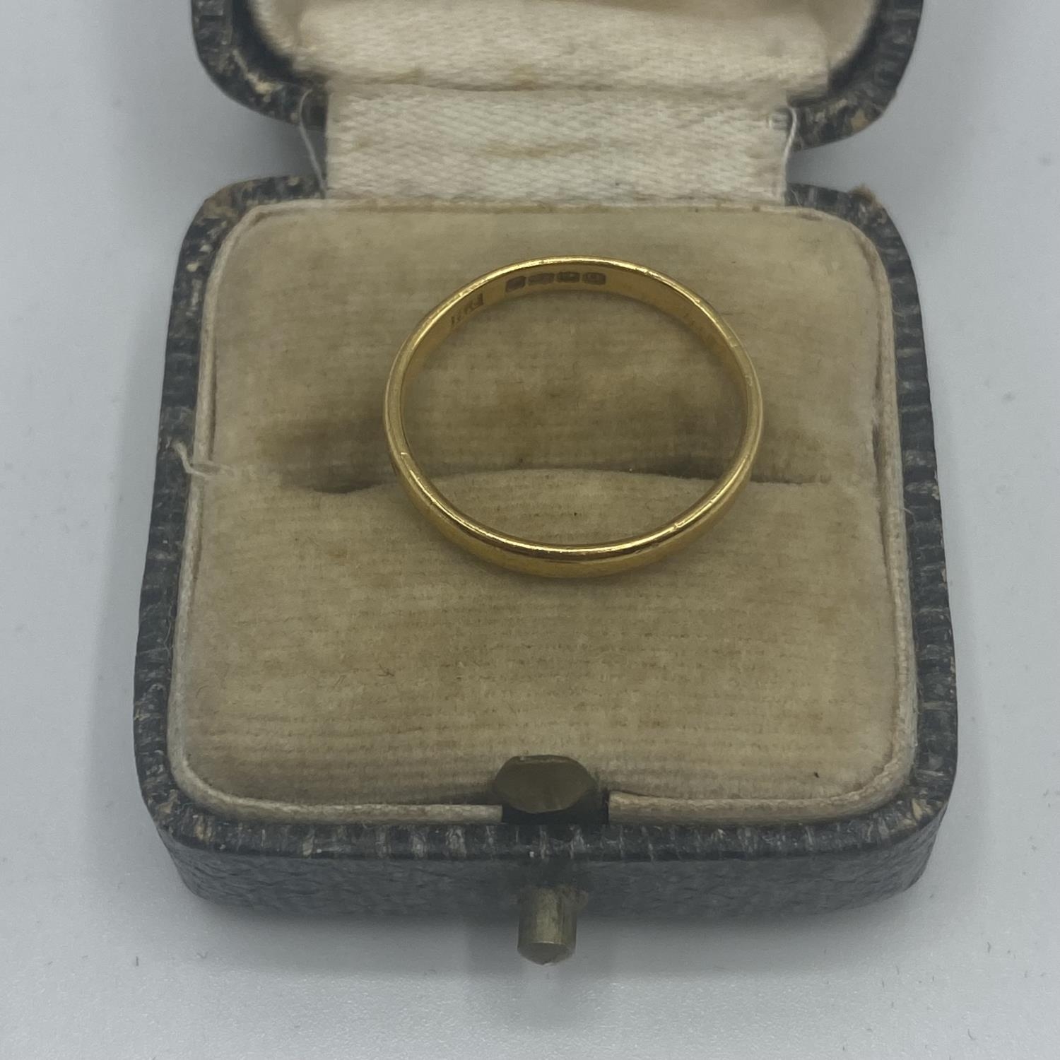 A 22ct gold wedding band, 1.95 size I - Image 2 of 4