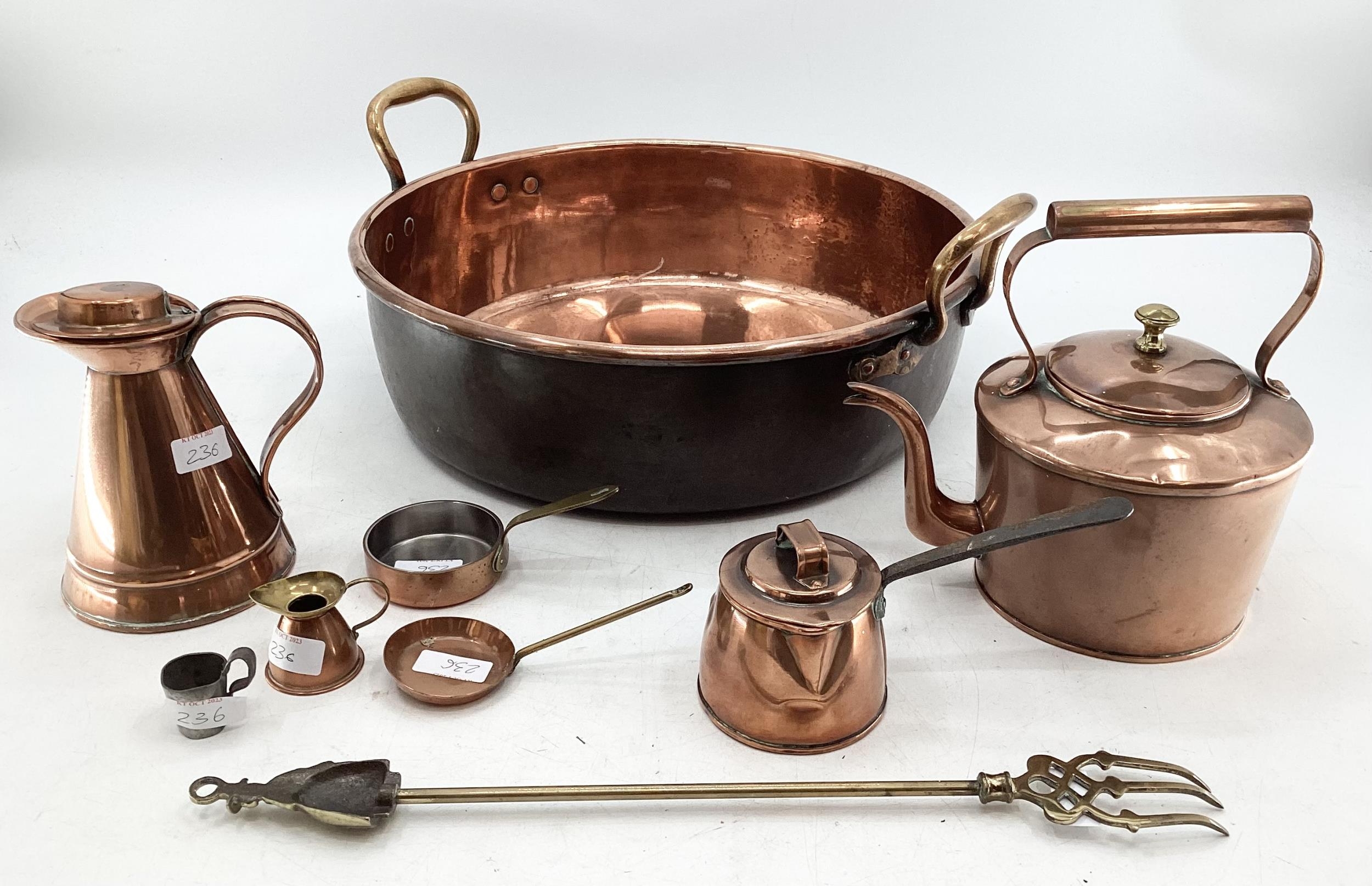 Brass fire fender, large copper jam pan, copper kettle and milk warming pan, brass toasting fork etc