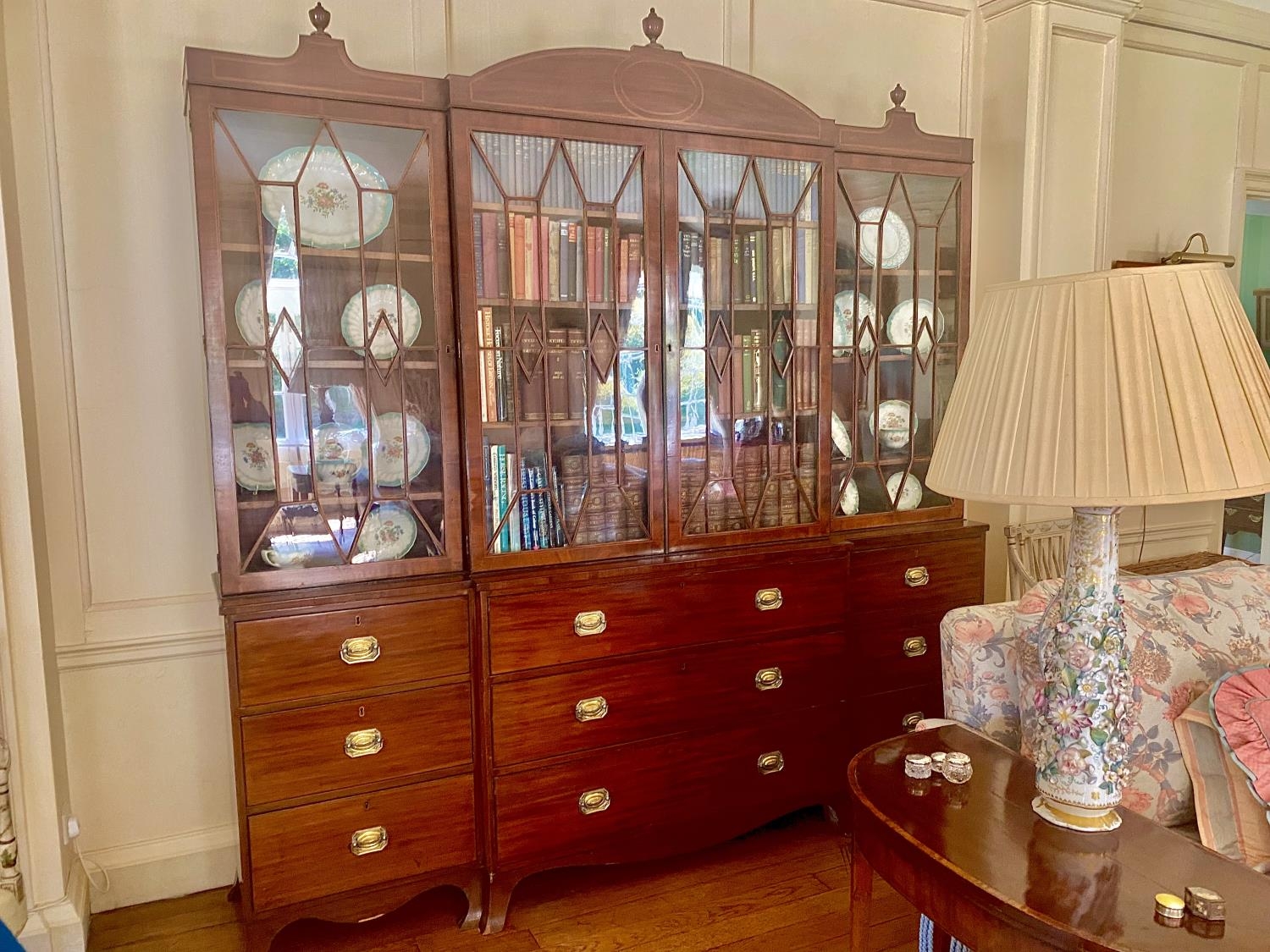 A good Regency breakfront inlaid mahogany library bookcase, with glazed upper parts, 260cmH x 244cmW - Image 3 of 9