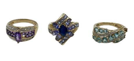 Three 9ct gold gem set dress rings (size K/K/L) 11.08 g