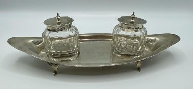 Sterling Silver desk inkwell, on Oval tray base on 4 feet, Henry Atkin & Co, Sheffield, 1911, 26 x