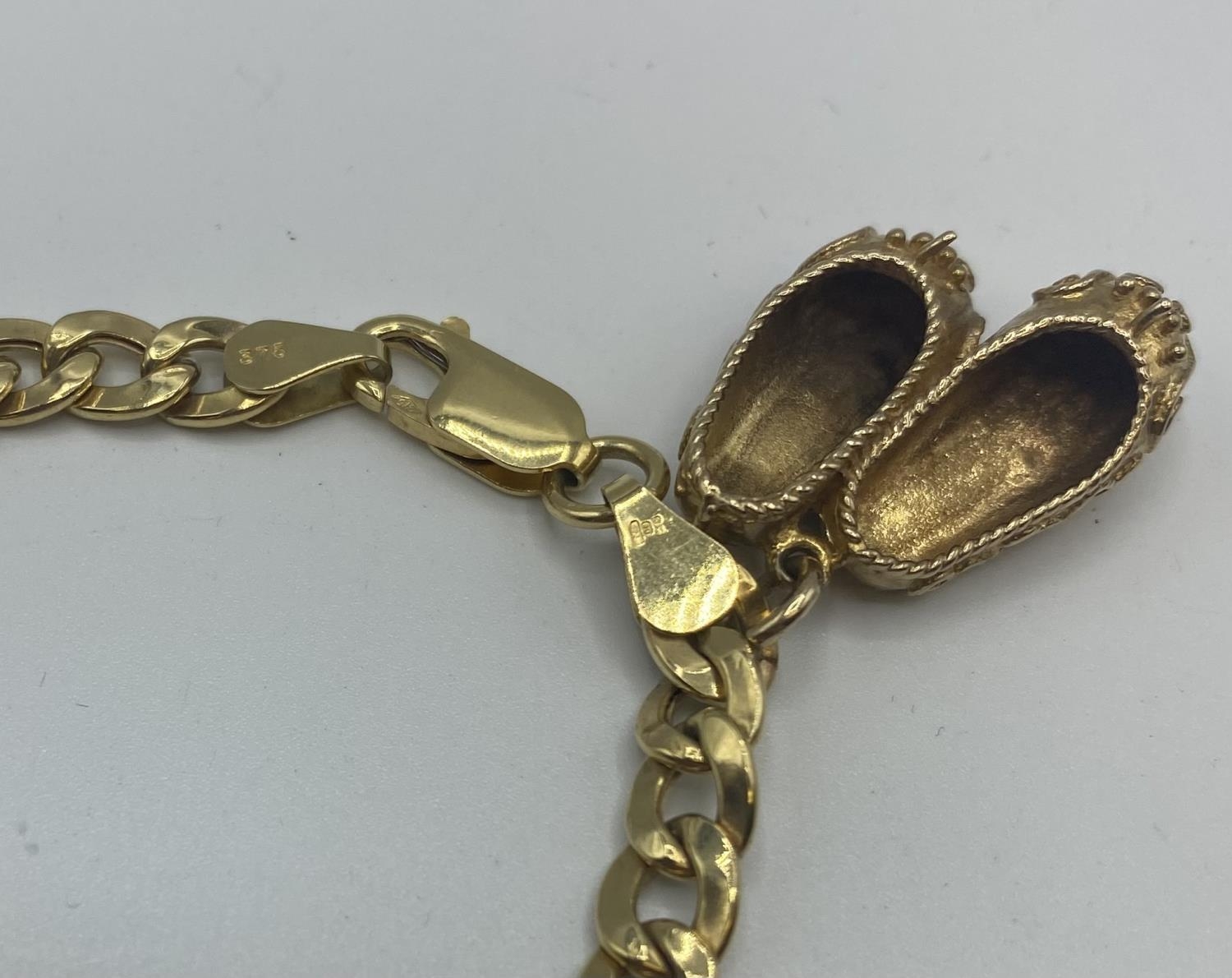 A 9ct gold bracelet and slipper charm 9.5g - Image 2 of 3
