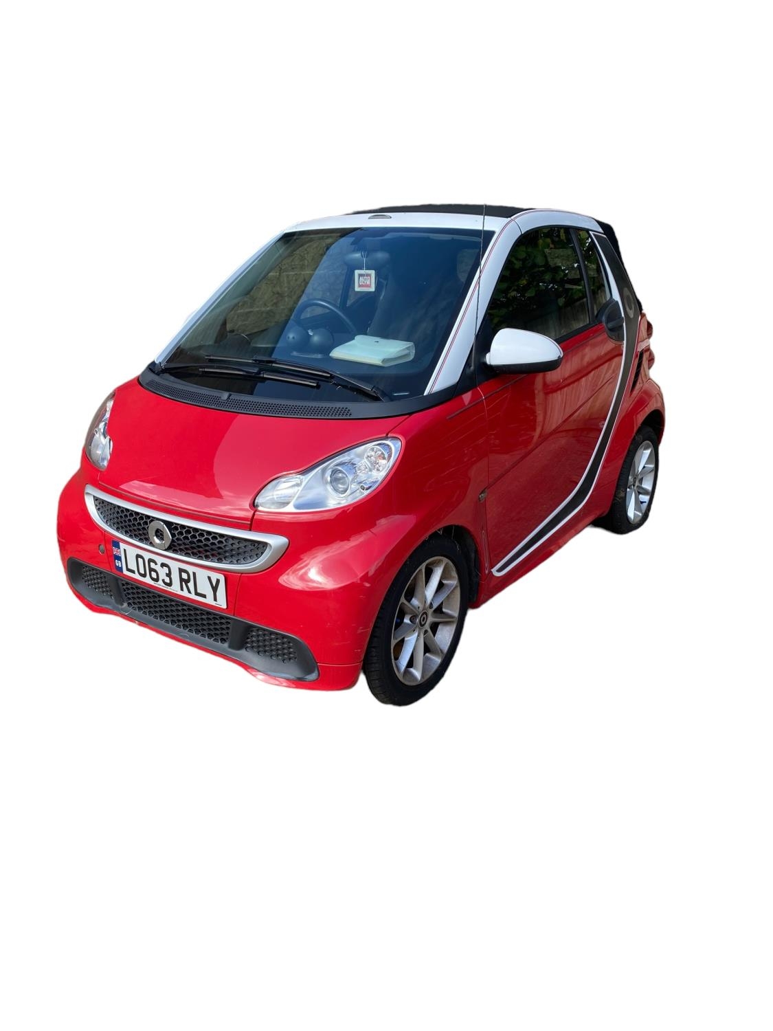 CAR: registration: LO63 RLY A red convertible automatic smart car, from a local deceased estate. - Image 3 of 15