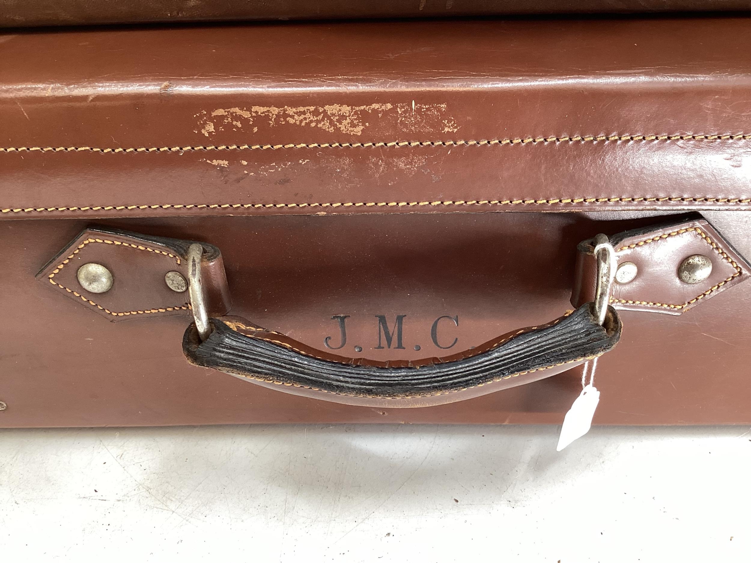 Vintage brown leather suitcase, brown leather vanity suitcase with fitted interior, a brown - Image 6 of 10