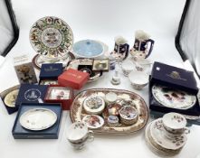 Collection of ceramics to include Wedgwood, Royal Worcester, Dartington