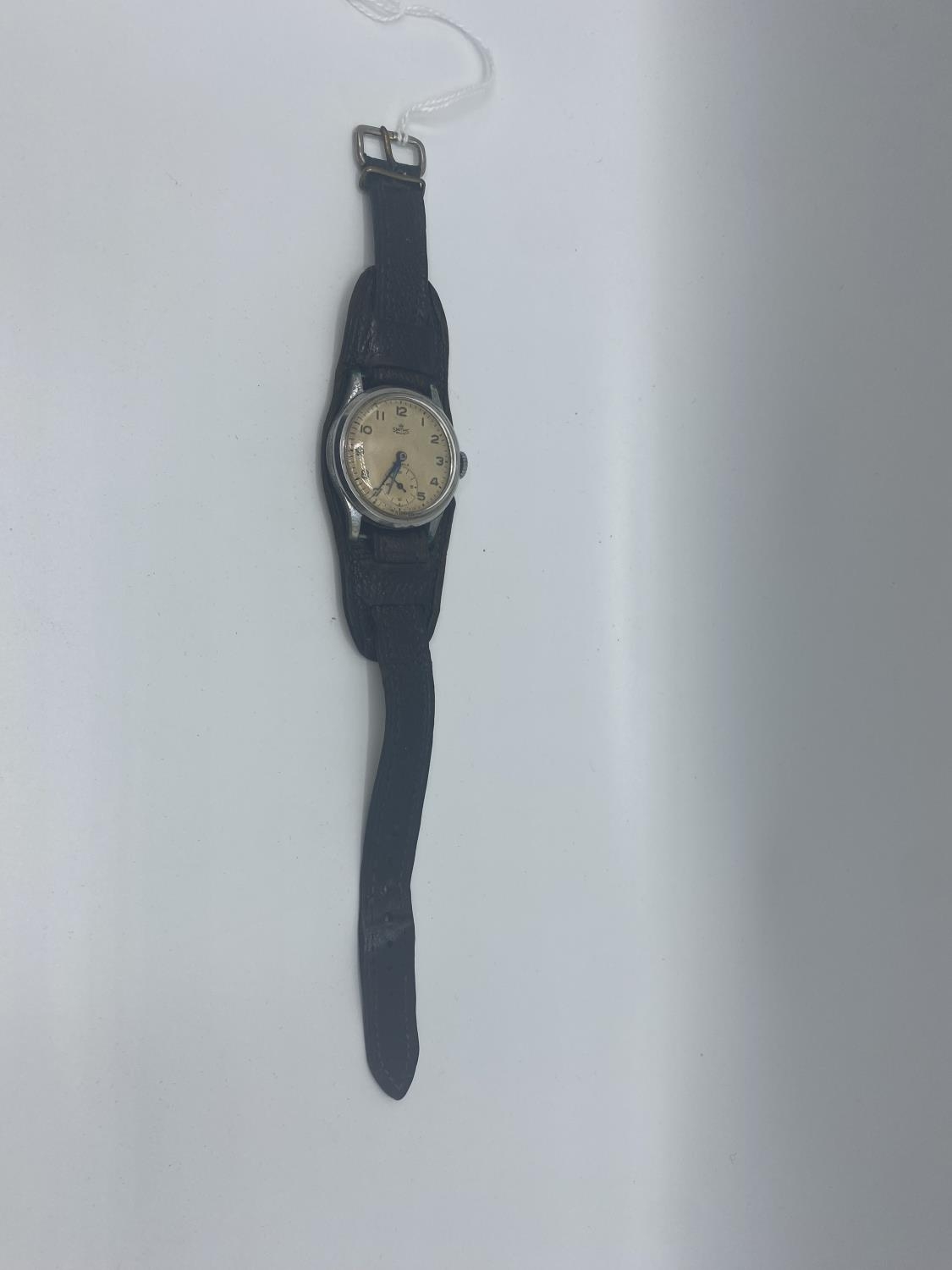 A vintage smith's deluxe 15 Jewel gents wristwatch 34mm case , currently running - Image 2 of 3