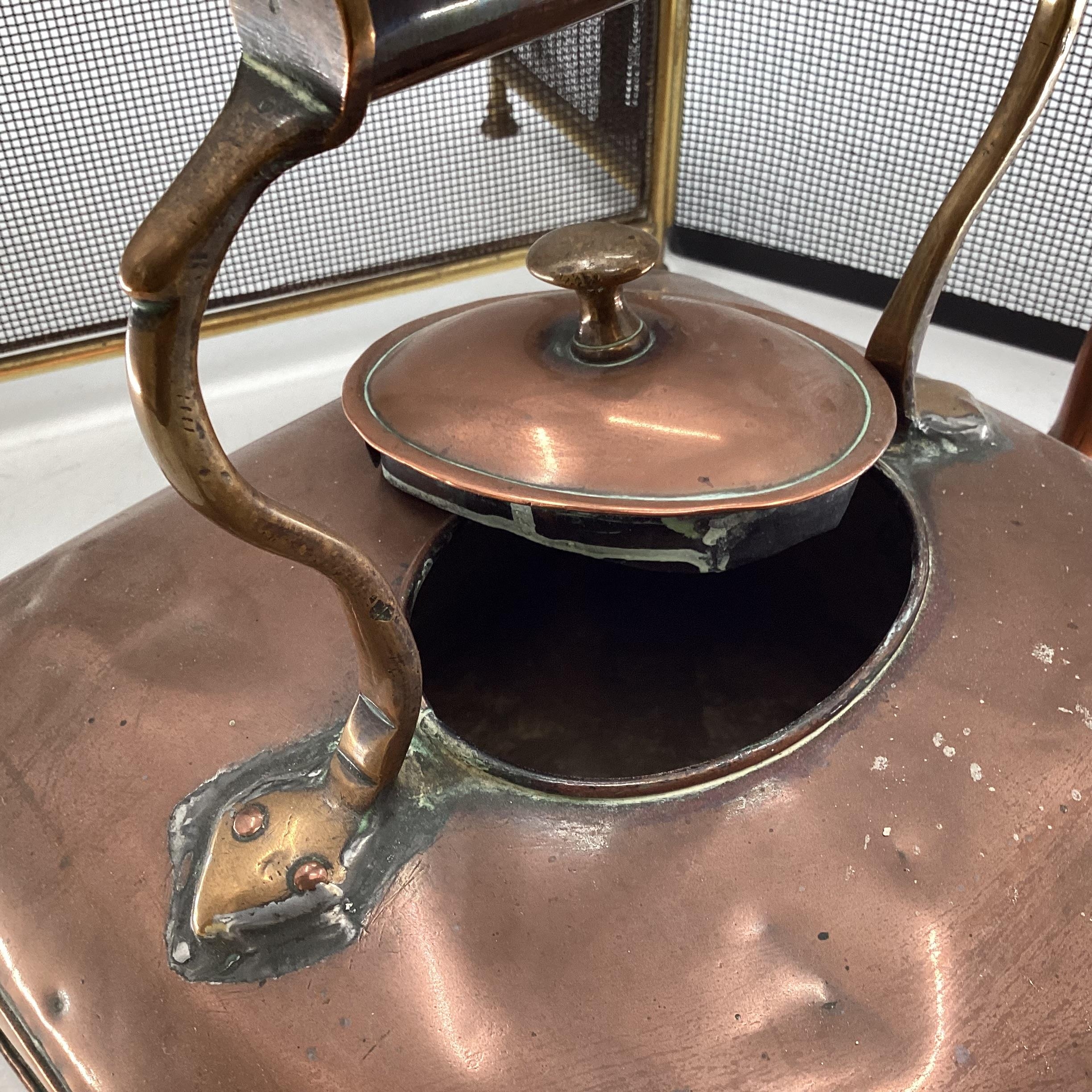 A large Victorian square copper kettle, and 2 fire guards - Image 4 of 7
