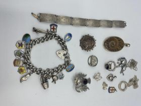 A collection of silver and white metal jewellery 130g