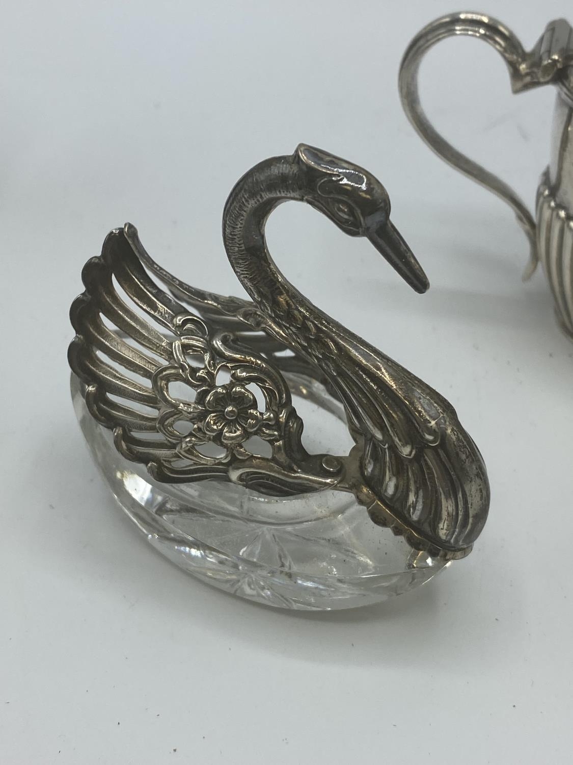A collection of sterling silver table items to include a pair of Adams Style Pepperets, A pepper - Image 5 of 6