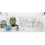 A mixed collection of glassware to include Venetian glass vase, Edwardian etched glasses, and
