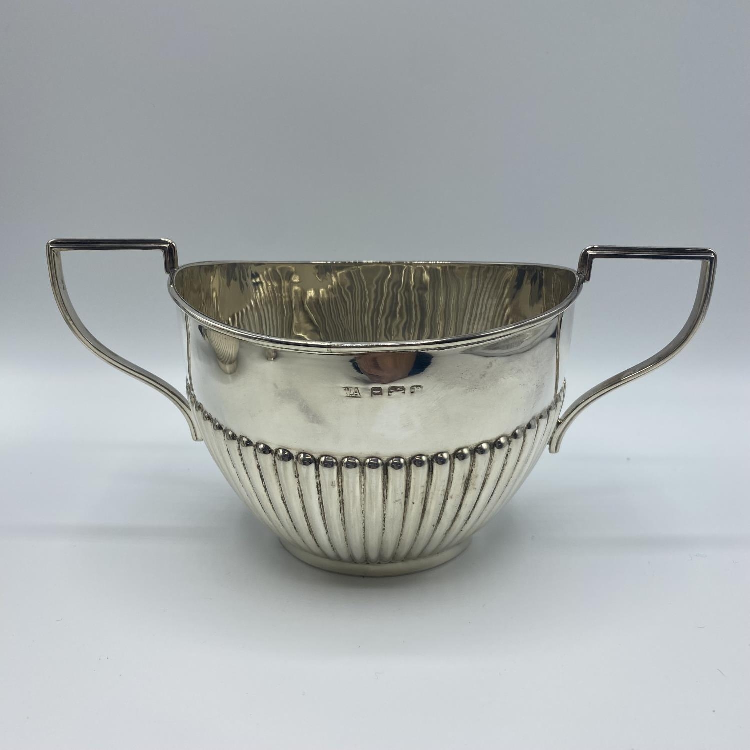 Three piece sterling silver tea set, by William Adams, Birmingham, 1916, 850grams - Image 4 of 5