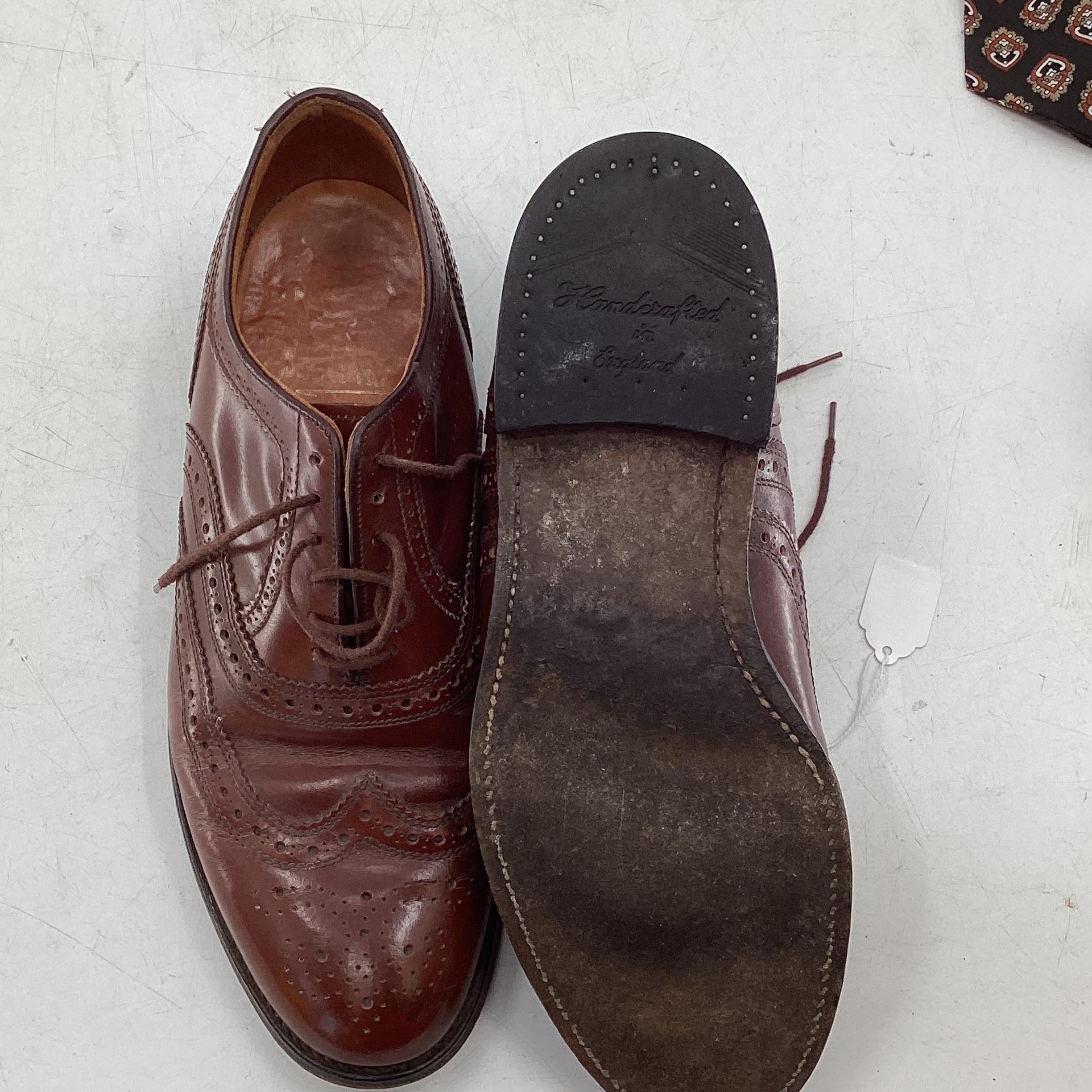 A quantity of Gents leather shoes, sizes 8, 9 , 11, and two ties - Image 7 of 7