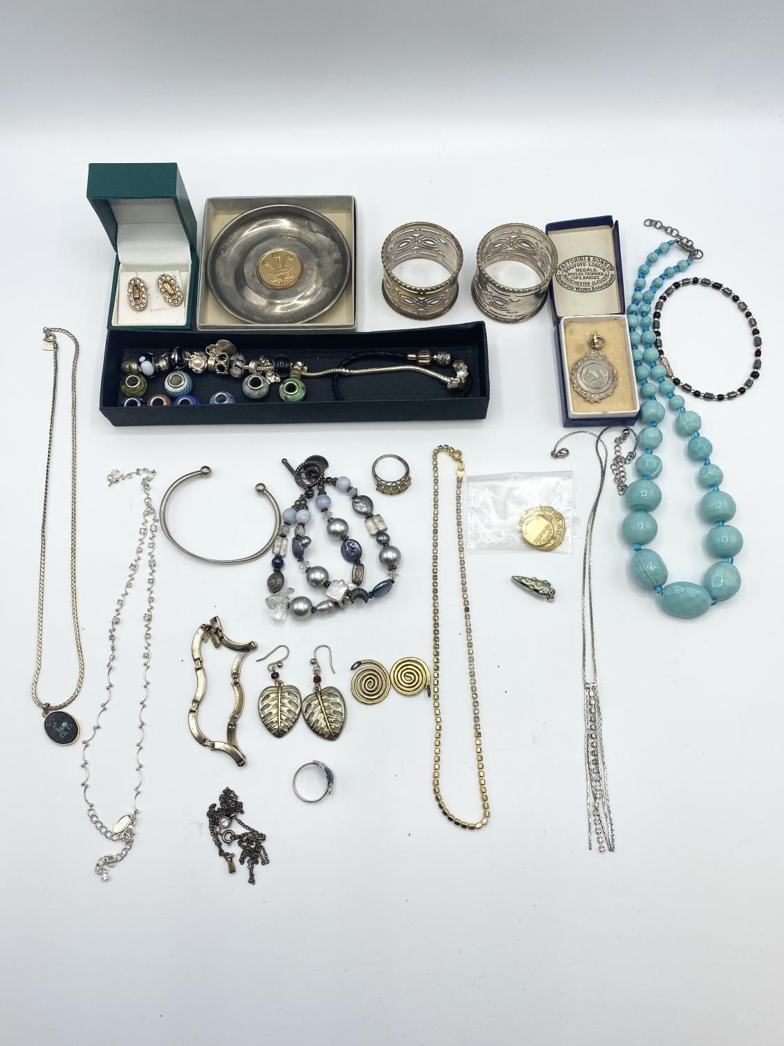 A collection of costume jewellery