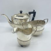 Three piece sterling silver tea set, by William Adams, Birmingham, 1916, 850grams