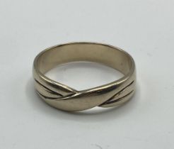 A 9ct gold wedding band. 3.2g. Size P