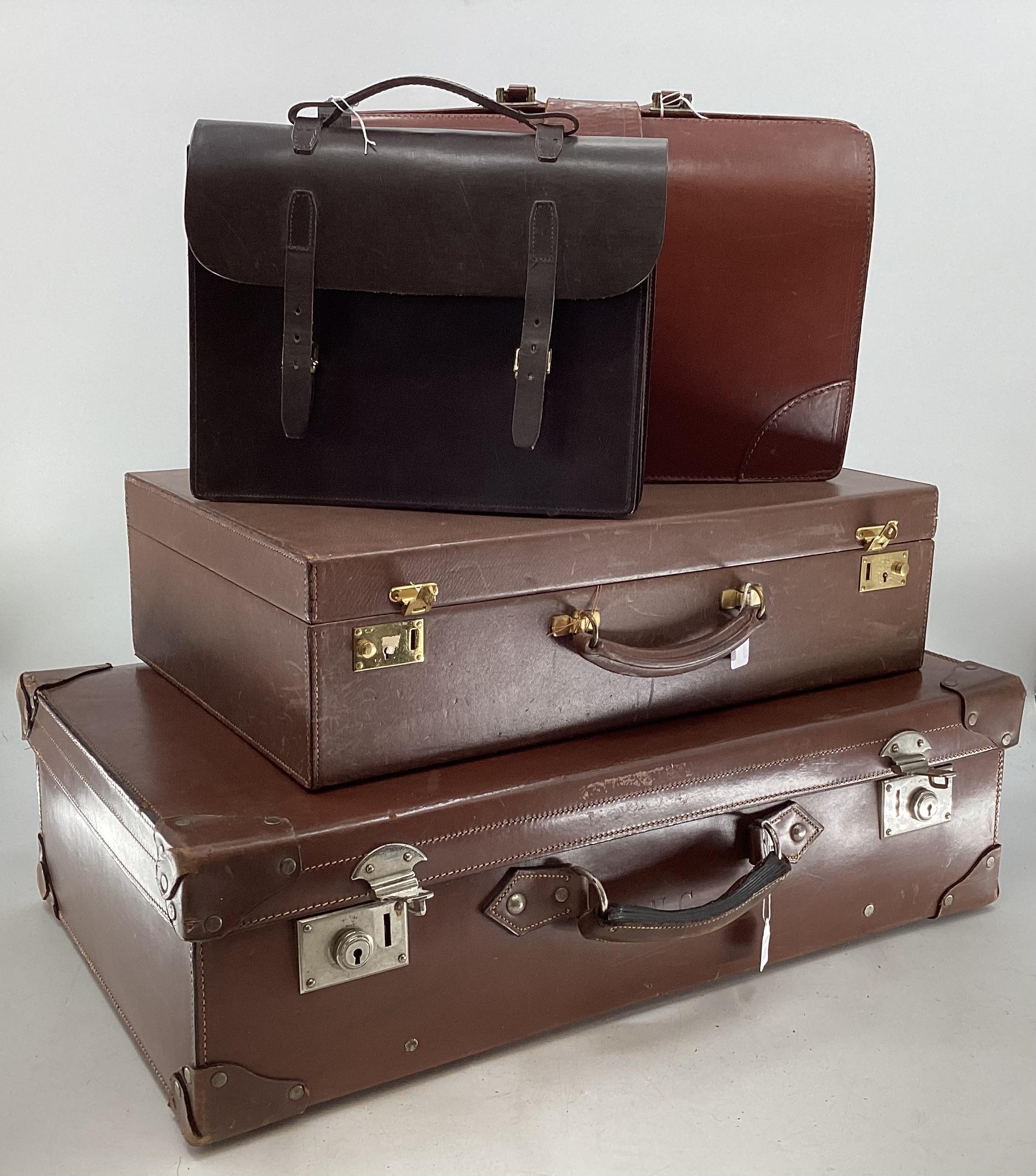 Vintage brown leather suitcase, brown leather vanity suitcase with fitted interior, a brown