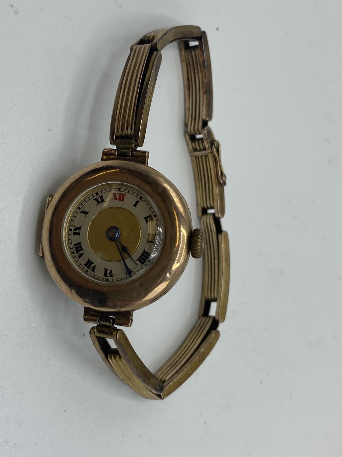 Collection of 9ct gold items, to include ladies watch, tie pin, pendent necklace etc - Image 9 of 9